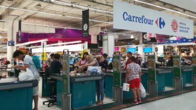 Carrefour busca 50 cajeros, 30 reponedores, 30 técnicos de mantenimiento y 30 preparadores de frescos en Alcobendas (Madrid)