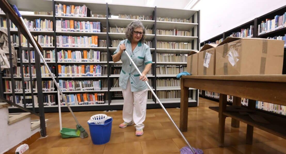 Se busca personal de limpieza para biblioteca universitaria